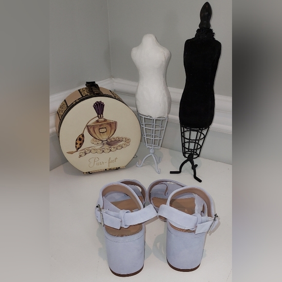 BCBGENERATION Light Blue Toe Loop sandals - Picture 4 of 6